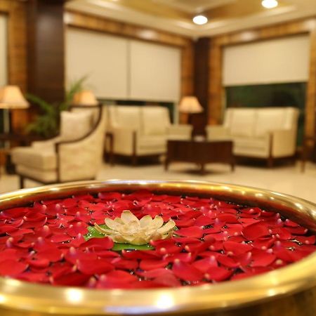 Hotel Golden Gate Indore Exterior foto