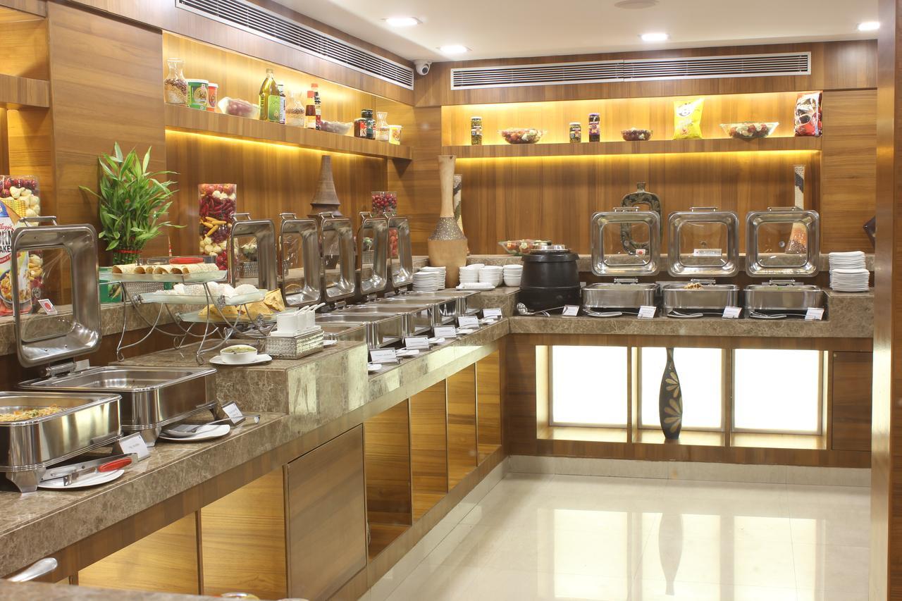 Hotel Golden Gate Indore Exterior foto